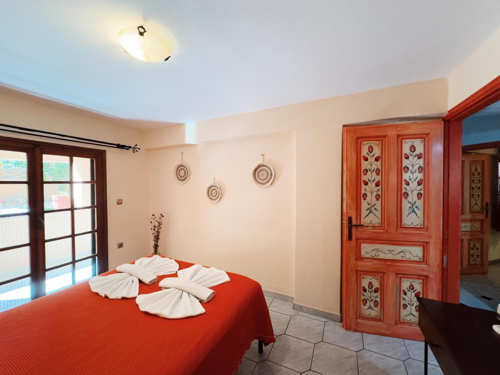 Villa Eleni Seaside Apartments Платаньяс Экстерьер фото